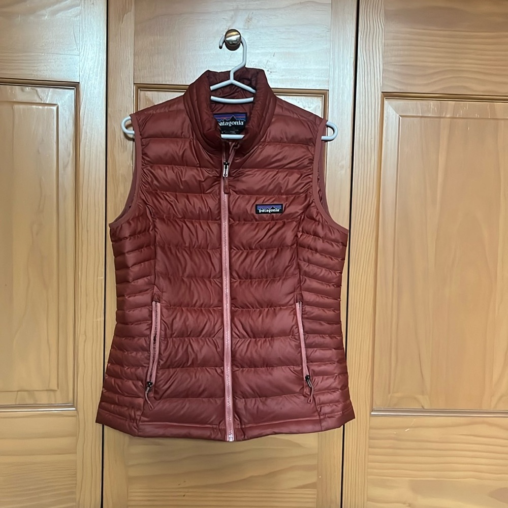 Patagonia pink vest, women’s small